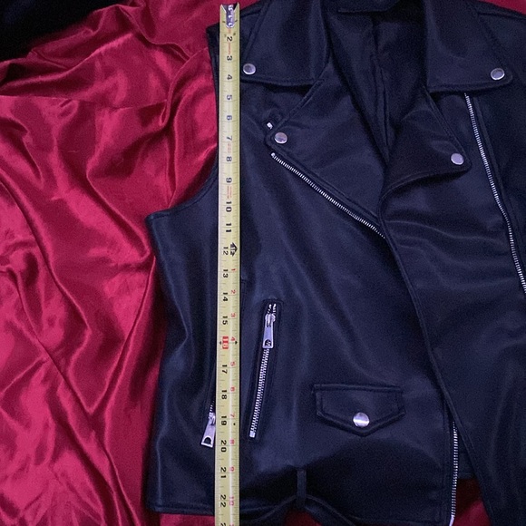 Xl PU leather biker vest - Picture 4 of 4